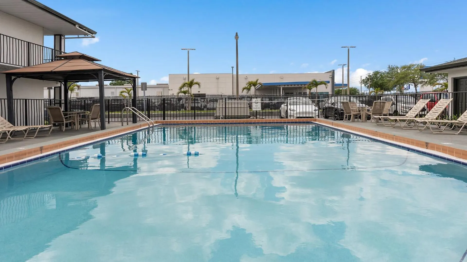 Baymont By Wyndham Orlando Downtown Hotel