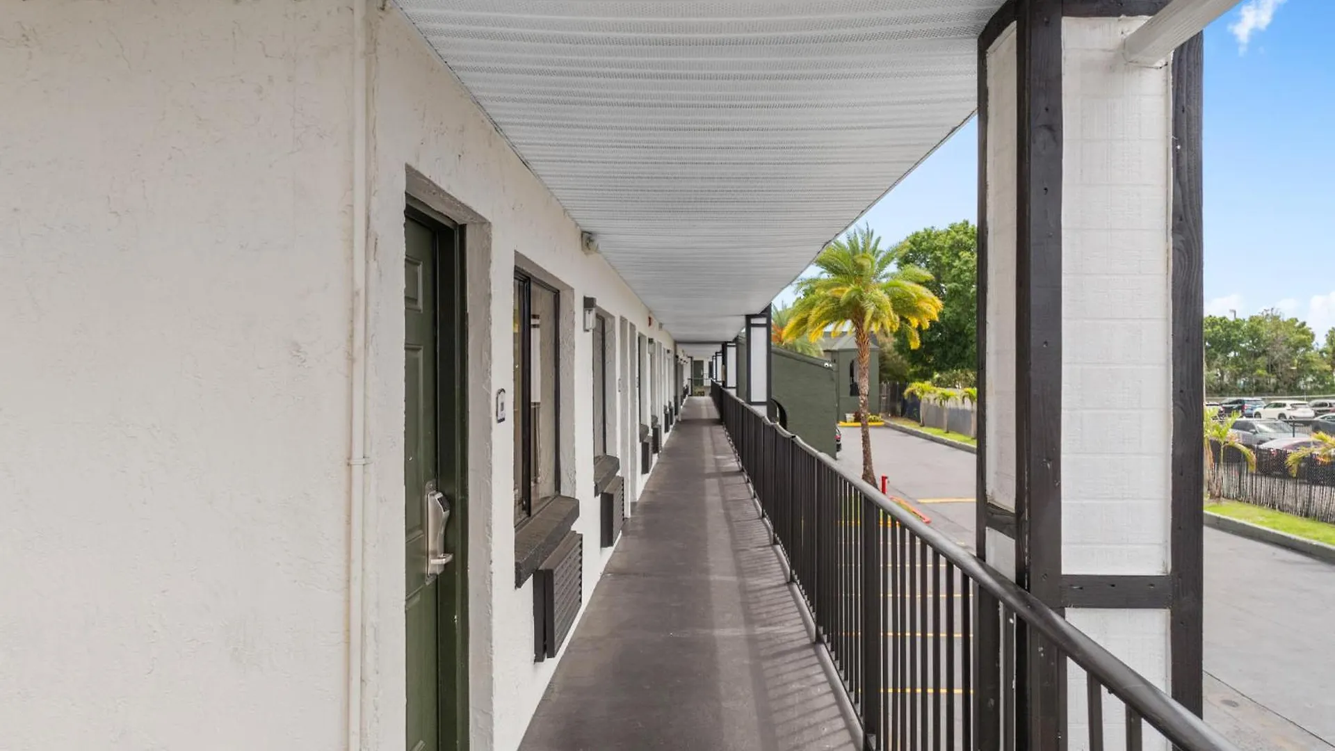 Baymont By Wyndham Orlando Downtown Hotel